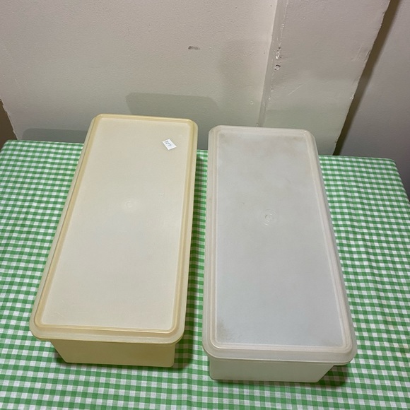 TUPPERWARE JUMBO BREAD KEEPER - Picture 4 of 4